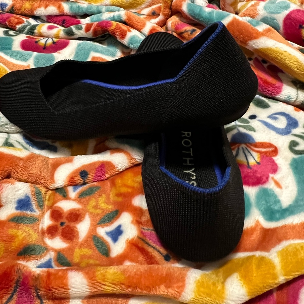 Black Rothys Flats 7.5